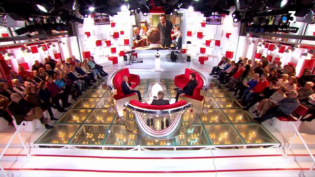Elie Semoun était l'invité de Michel Drucker dans Vivement dimanche pour parler du cinquième opus de Ducobu , Ducobu passe au vert.