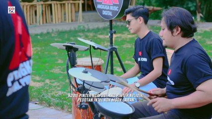 Syahiba Saufa _ Pedotan Intel [Official Music Video]