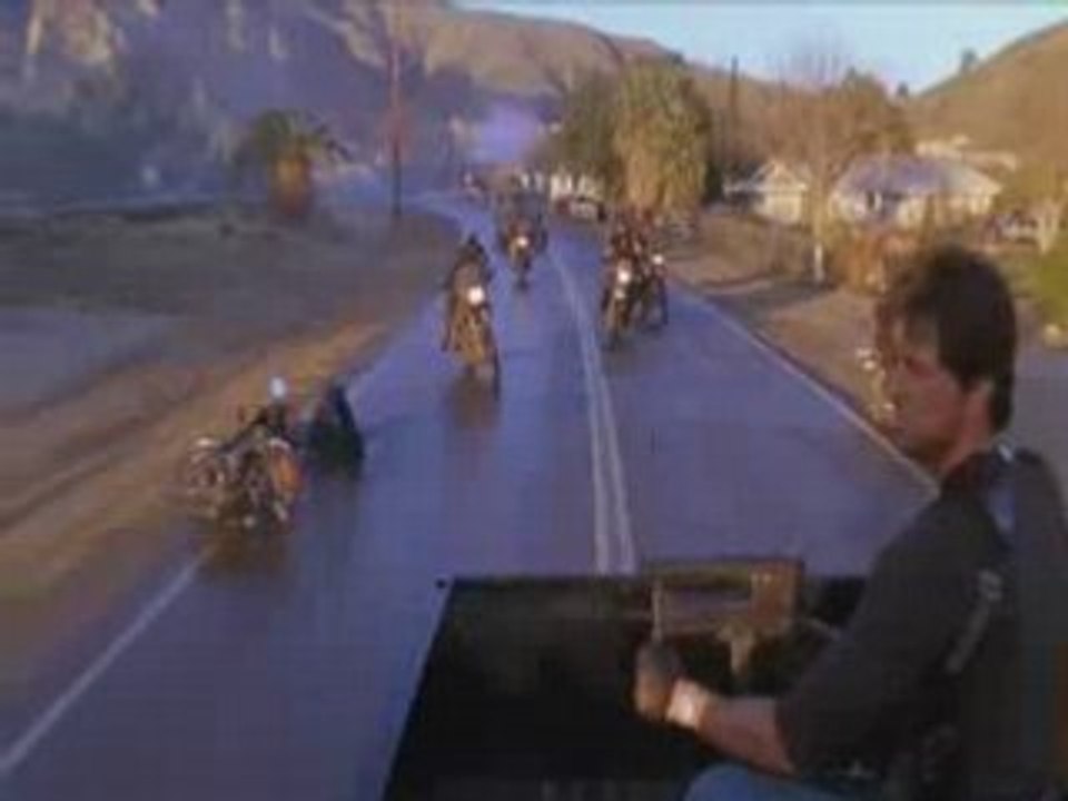 Cobra - Vidéo Clip Sylvester Stallone