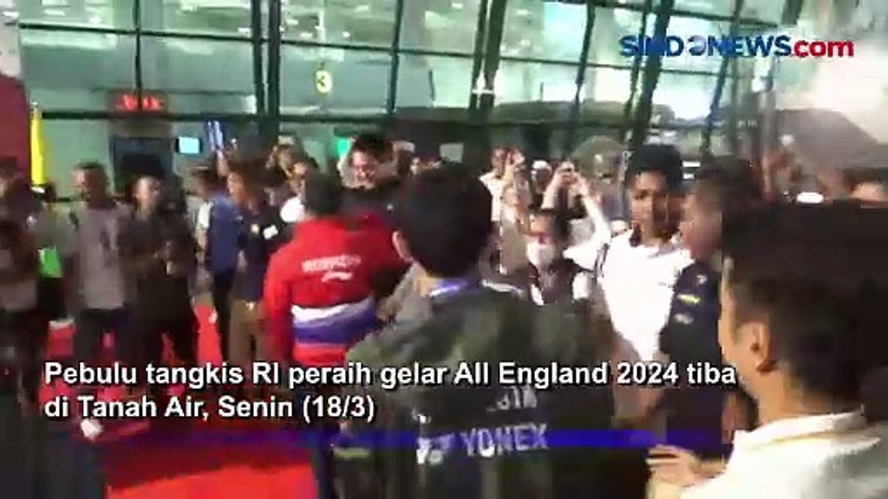 Momen Pebulu Tangkis RI Peraih Juara All England 2024 Tiba di Tanah Air