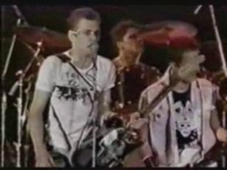 The Clash - Guns Of Brixton