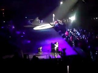 Jasmine Villegas falls after singing overboard with Justin Bieber