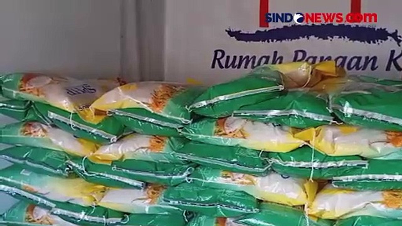 Beras Mahal, Ratusan Warga Antre Berdesakkan Antre Beras SPHP