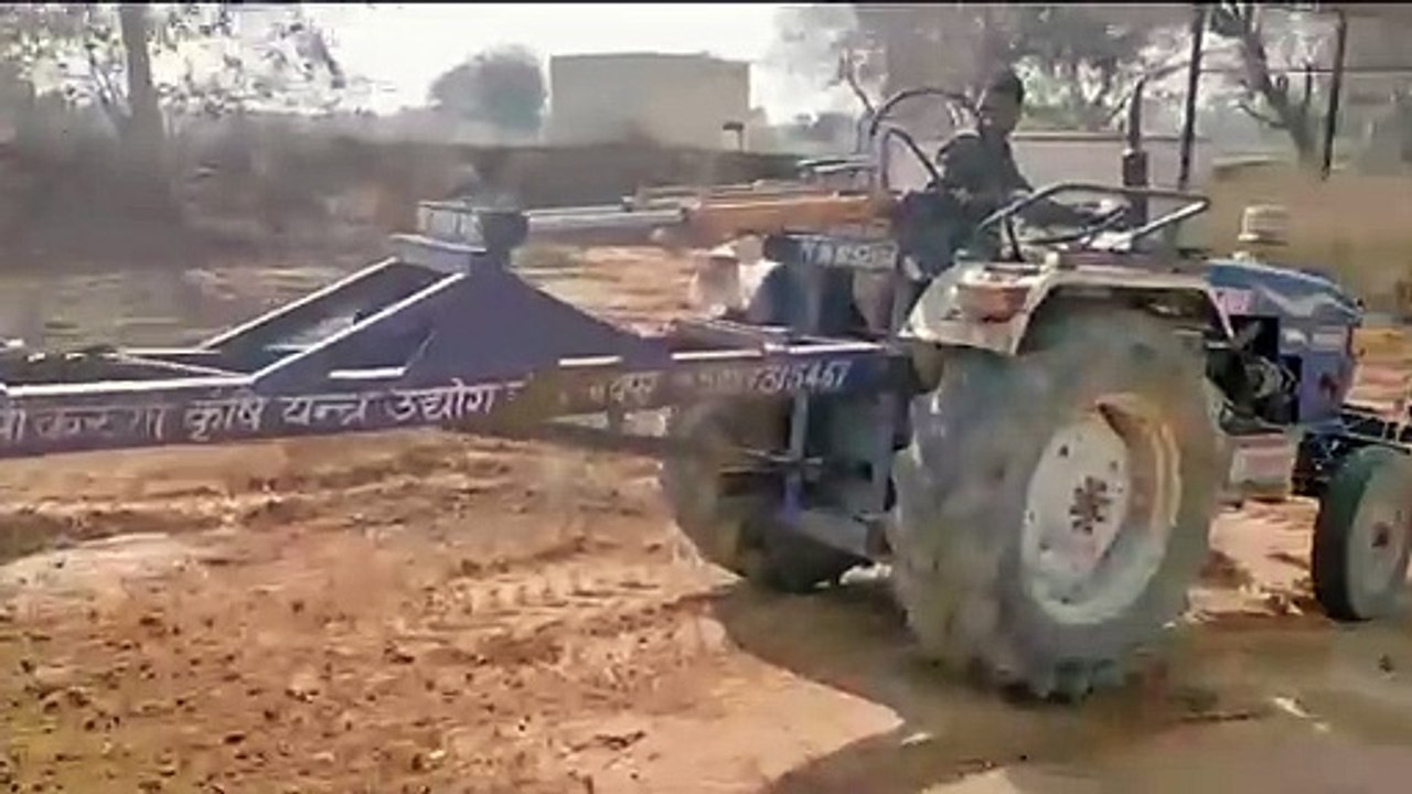 आपसी सहयोग से 2100 पौधे लगाए, देखभाल की भी ली ज...
