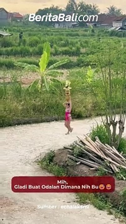 Mih, Gladi Buat Odalan Dimana Nih Bu