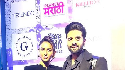 ऑल ब्लैक लुक में दिखा न्यूली वेड कपल रकुल-जैकी