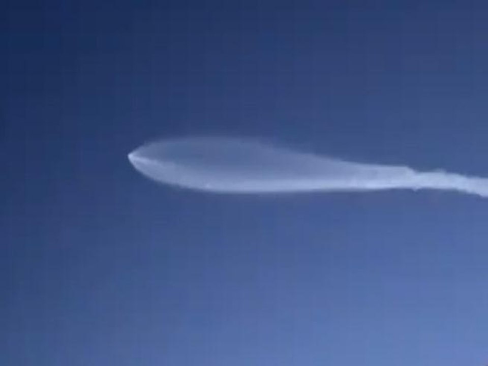 Il lancio del razzo SpaceX illumina i cieli della California