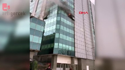 Zeytinburnu'nda iş merkezinde yangın: Müdahale sürüyor