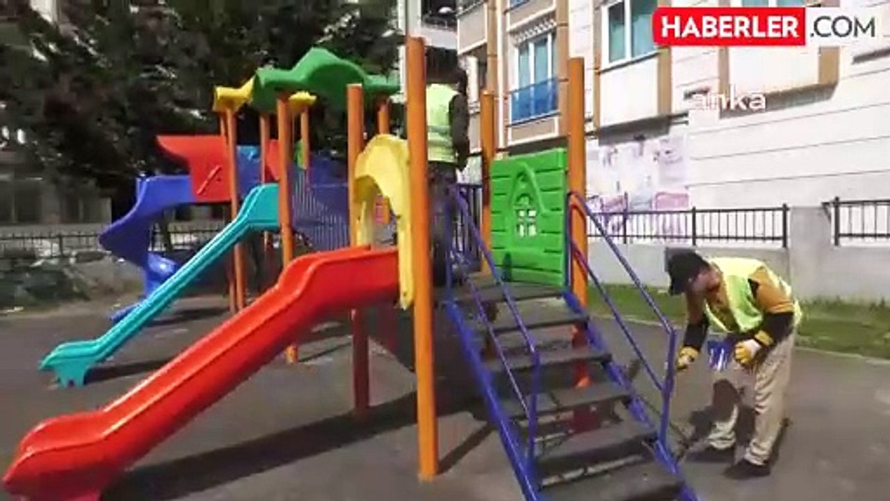 Esenyurt Belediyesi Parklarda Yenileme ve Bakım Çalışmalarına Devam Ediyor
