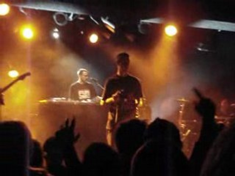 Smile hocus pocus live