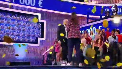 Mélanie rend hommage à sa copine Coraline sur le plateau de N'oubliez pas les paroles
