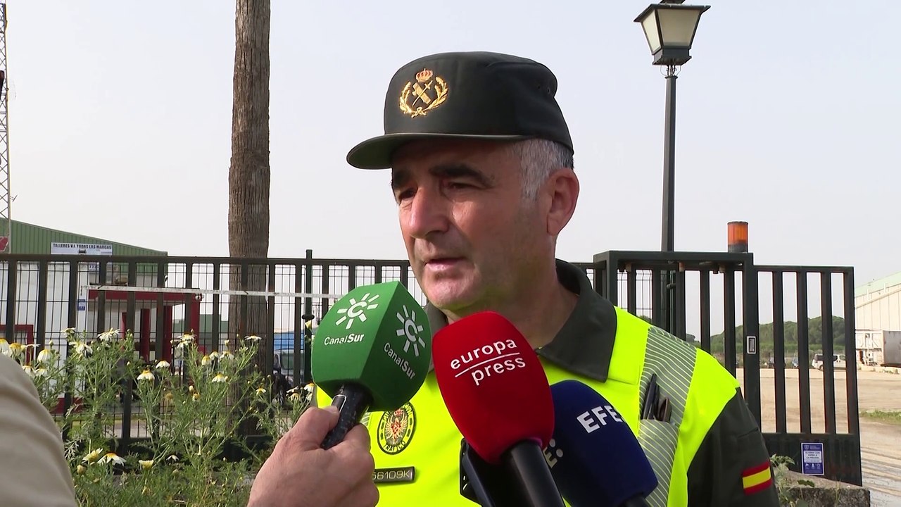 Seis fallecidos, dos de ellos guardias civiles, al arrollar un camión un control en la AP-4