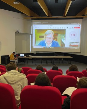 Opération Vétérans : rencontre entre le fils d'un vétéran allemand et des élèves normands