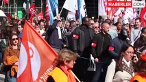 Fransa'da kamu çalışanları zam talebiyle greve gitti