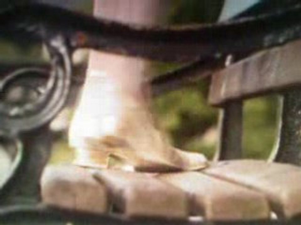 tentative de suicide de cassie + dance de chelle et sid