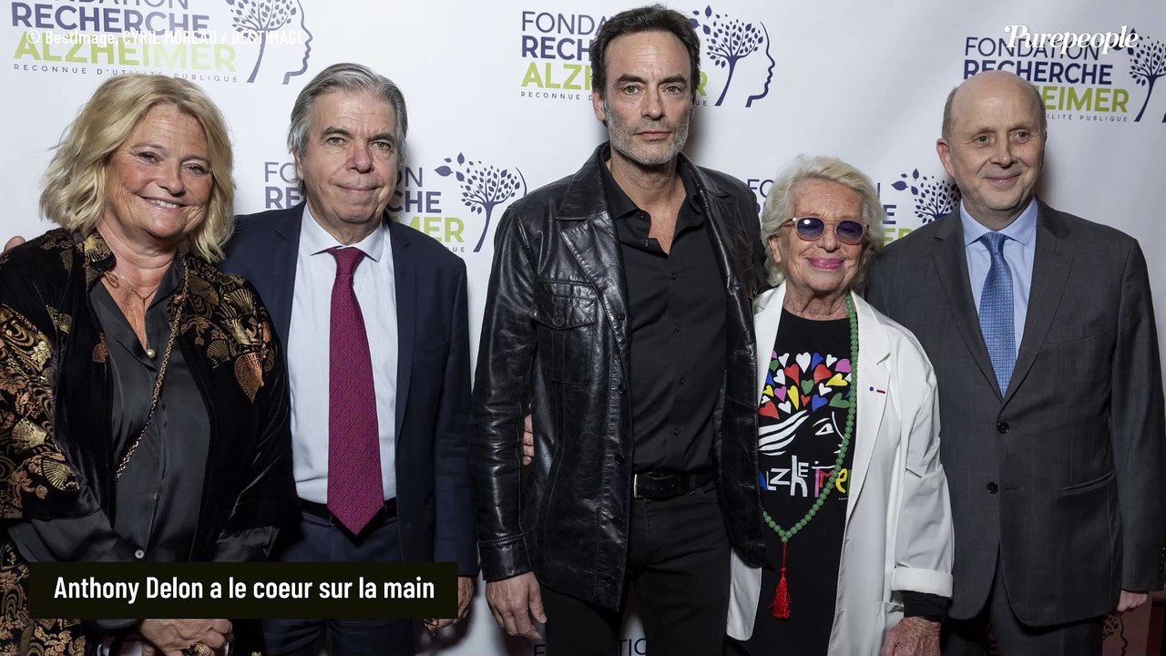 PHOTOS Anthony Delon pose avec sa grande amie, Mélanie page très flashy avec son mari Nagui pour lutter contre Alzheimer