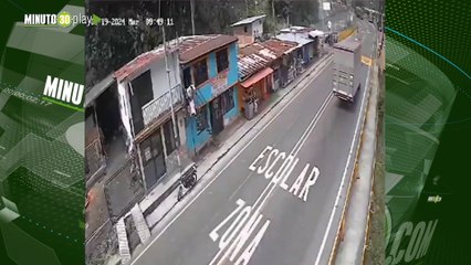 Grave accidente de un camión en el Alto de la Línea