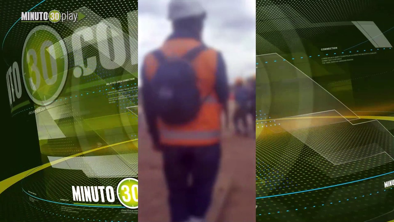 Santería Trabajadores del metro de Bogotá sacrifican gallina para usar sangre en plena obra