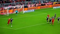 Ball platzt beim Spiel Bayern München  FC Köln
