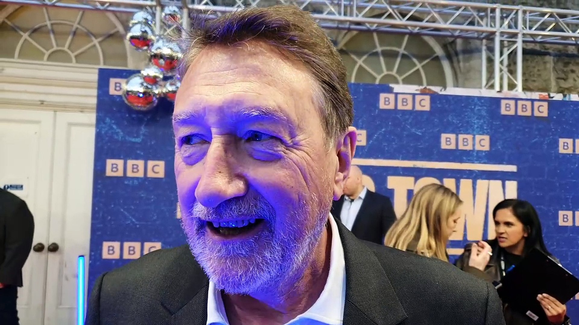 ⁣Steven Knight red carpet interview