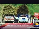 3 camiones con caña caen al fondo del río Panuco