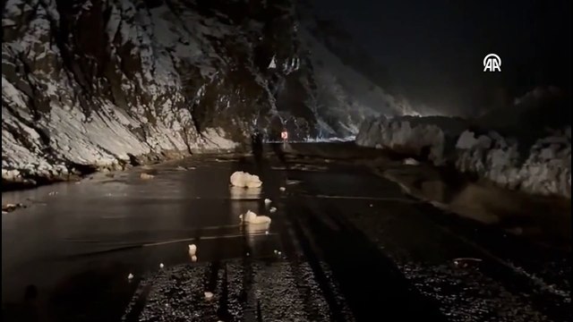 Van'da Çatak-Pervari kara yolu ulaşıma kapandı