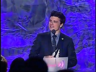 Download Video: Josh Hutcherson Accepts Vanguard Award