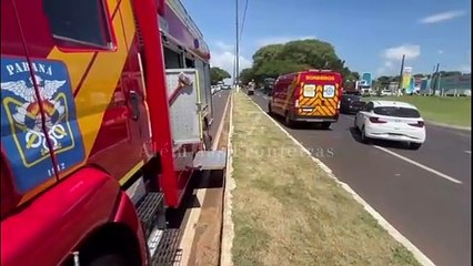 Bombeiros Atendem Tombamento na Avenida Costa e Silva