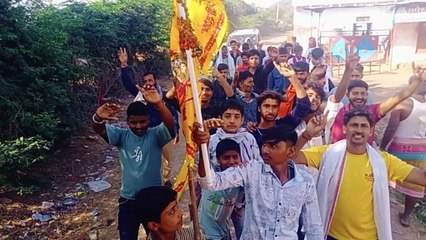 पैदल यात्रा में श्याम भजनों पर थिरके भक्त