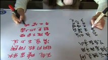 Gente Impresionante Chica china escribe con las 2 manos al mismo tiempo