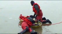 Mujer rescatado de helado río en Ohio