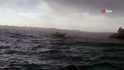 Deniz bisikletiyle gölde mahsur kalan gençleri sualtı polisleri kurtardı