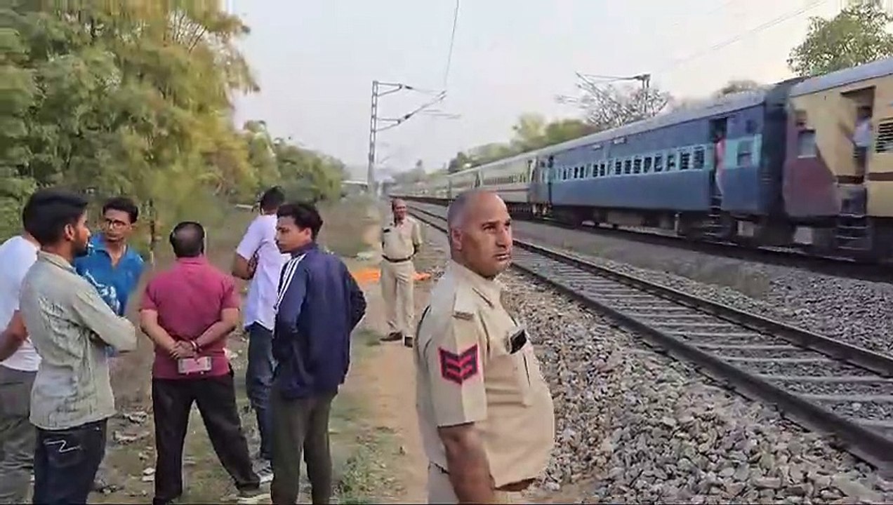 राजगढ़-बांदीकुई रेल मार्ग पर ट्रेन की चपेट में...