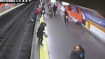 Mujer se desmaya y cae a las vías del tren en Madrid