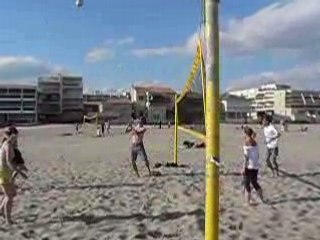 Volley Carnon