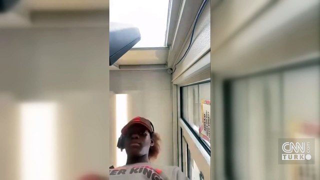 Dolandırıcı kasiyer! Müşterisinin kredi kartı ile alışveriş yaptı