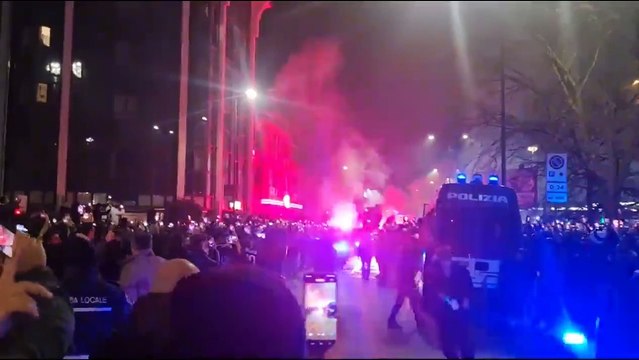 Inter, che accoglienza a San Siro: delirio all'arrivo del pullman