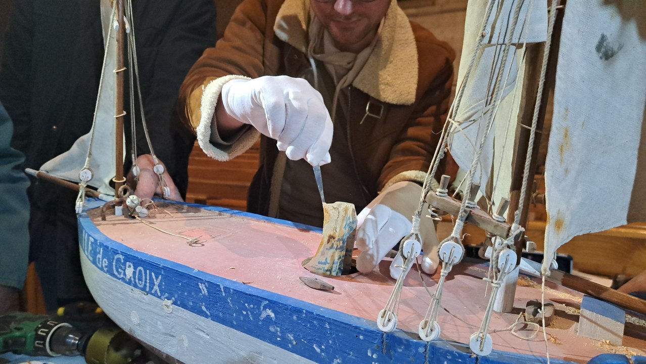 Des manuscrits anciens trouvés dans une maquette