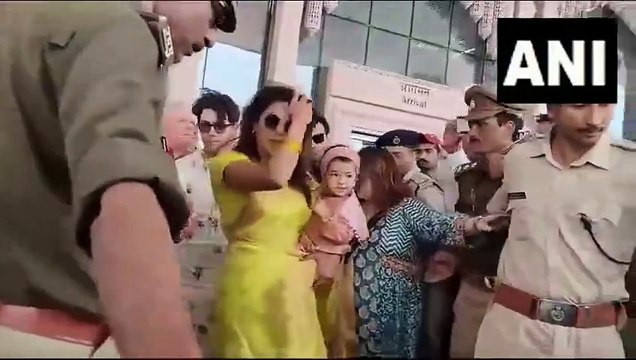 एक्ट्रेस प्रियंका चोपड़ा ने पति निक जोनस संग किए रामलला के दर्शन