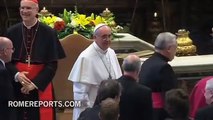El Papa Francisco reserva un cariñoso saludo al personal de la basílica de San Pedro
