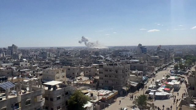 تصاعد أعمدة دخانية فوق رفح