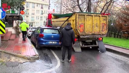 Beşiktaş'ta hafriyat kamyonunun tekeri fırladı: Bir öğrenci yaralandı