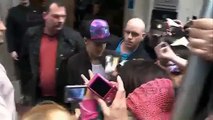Justin Bieber convive con sus fans de Madrid