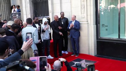 Le rappeur américain Dr. Dre reçoit l'étoile du Hollywood Walk of Fame