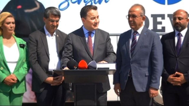 Ali Babacan: Yazıktır, günahtır; emeklileri bu hale getirenler utansın!