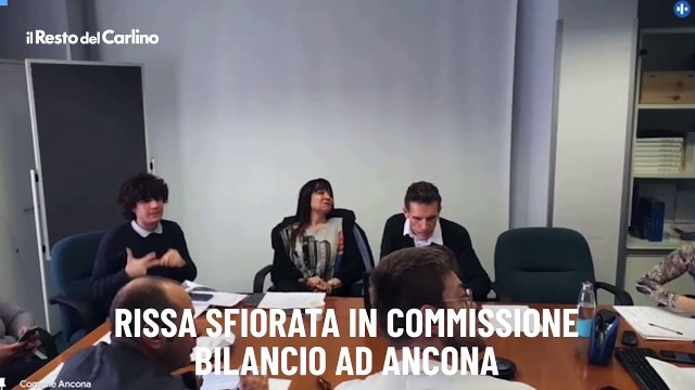Rissa sfiorata in commissione Bilancio ad Ancona: il video