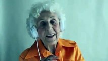 Increible Abuela de 89 años cantando