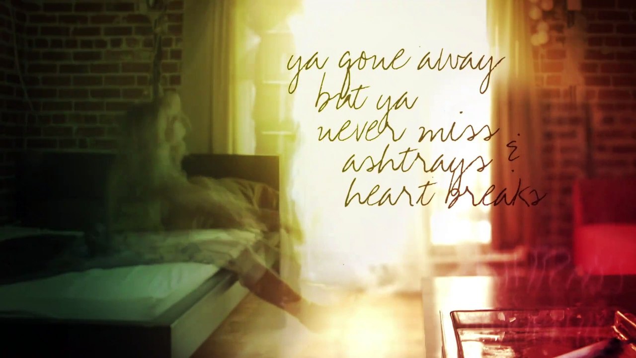 Snoop Lion Ft Miley Cyrus Ashtrays and Heartbreaks Lyric Video Vídeo