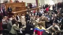 Terrible Pelea en la ASAMBLEA NACIONAL de Venezuela Contra Diputados Original Video