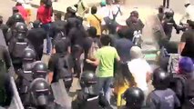 Conato de violencia durante la marcha del DF en contra la reforma educativa